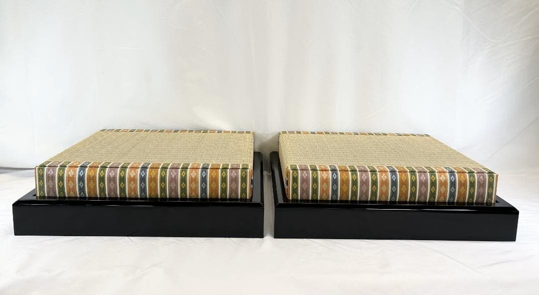 r7-3-10-18 親王台　極上7番　木製京式　黒塗艶有　飾り台　玉台　雛道具