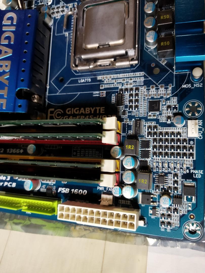 マザーボード EP45-UD3R +Q9650 +PC2-8500(PC2-8900) 8GB