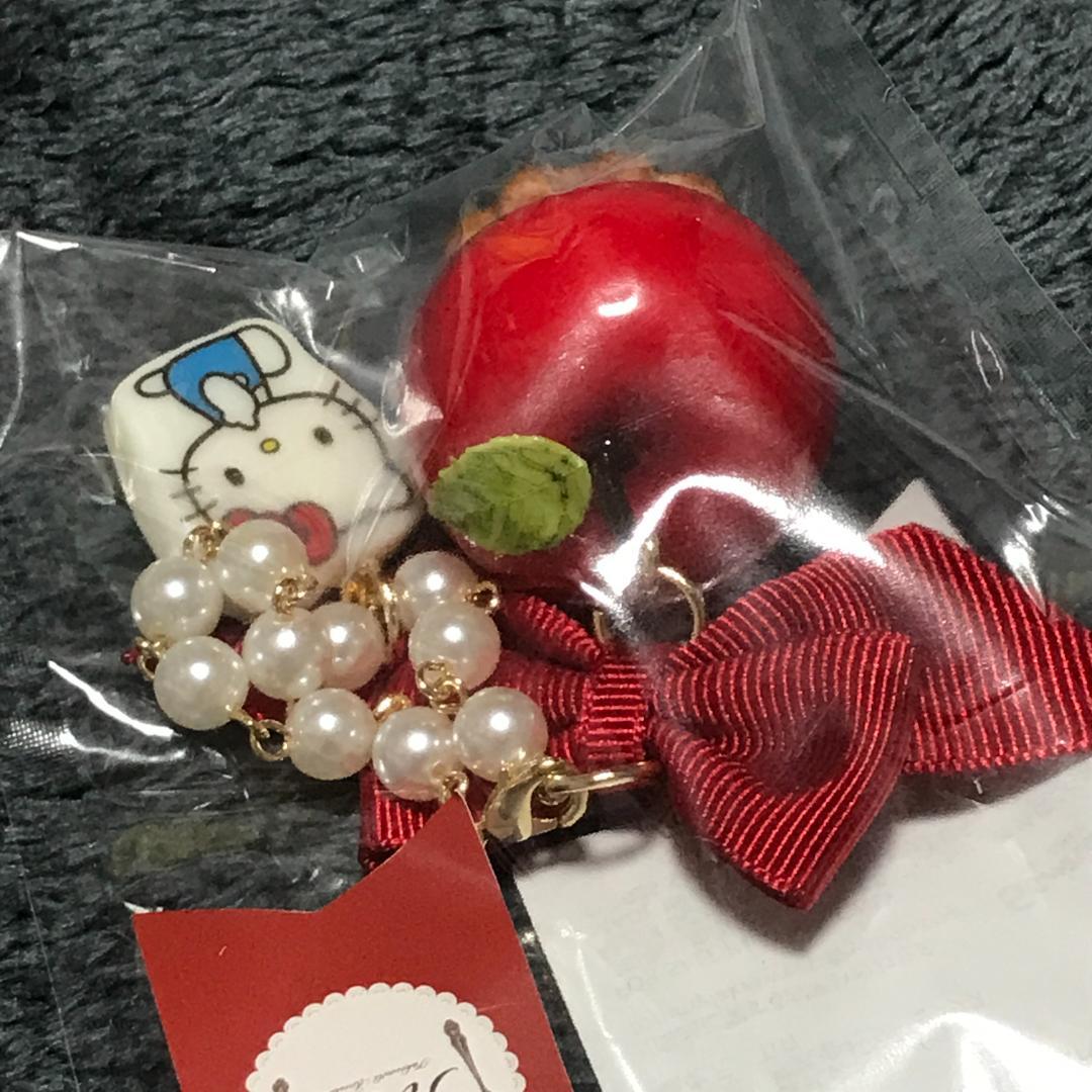TiTi 　ハローキティ　バッグチャーム　キーホルダー　伊勢丹　サンリオ