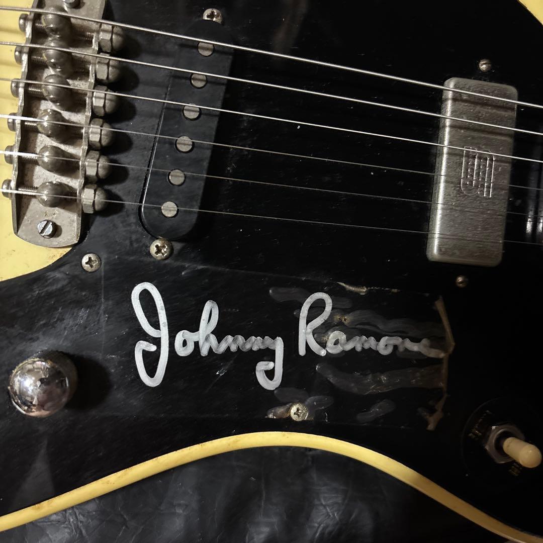 く*ろ様 Johnny Ramone Mosrite エレキギター