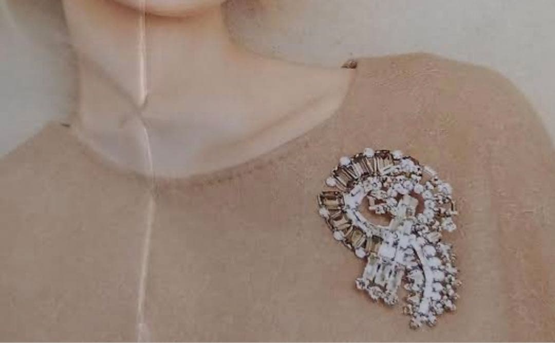 極美品　MaxMara ブローチ クリスタル