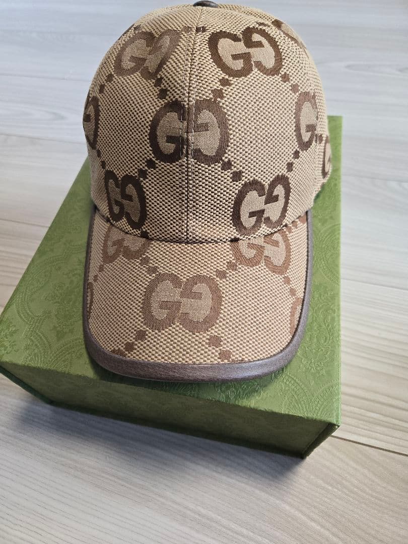 グッチGUCCIビッグロゴ入りキャップ美品明日まで