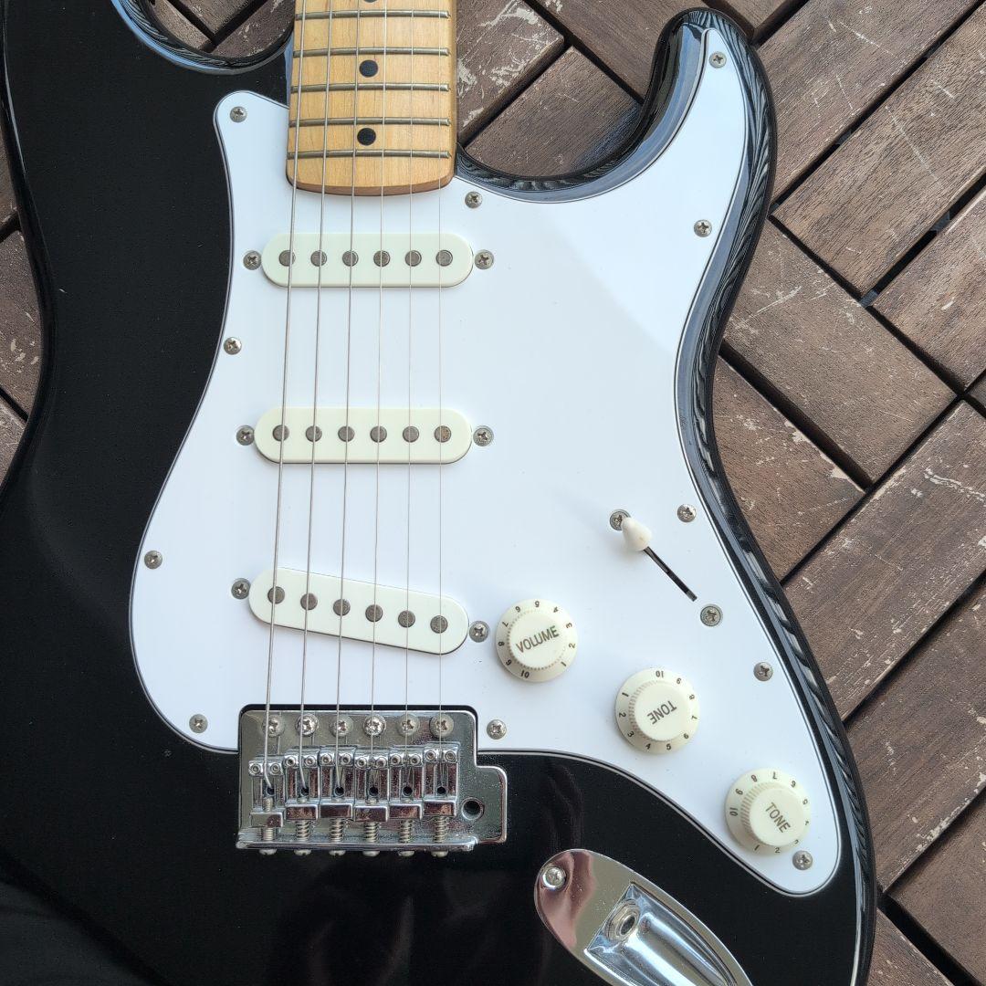 Squier by FENDER ストラト ラージヘッド BLACK！
