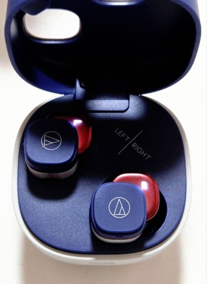 オーディオテクニカ　ワイヤレスイヤホン　ATH-SQ1TW2 NRD　新品に近い