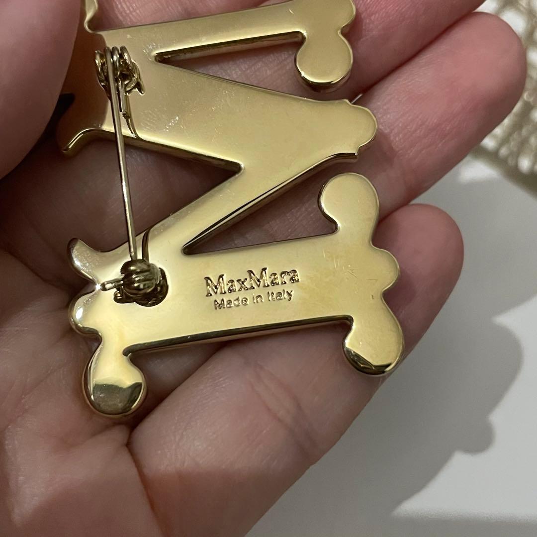 本当に素敵！Max mara クリスタル　ライラック　ブローチ ポーチなし