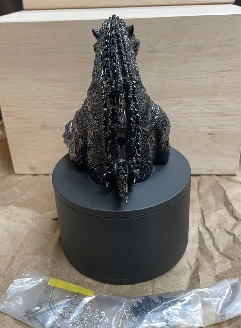 全世界【100体限定】ゴジラ 65周年 アクセサリースタンド プレミアムバンダイ