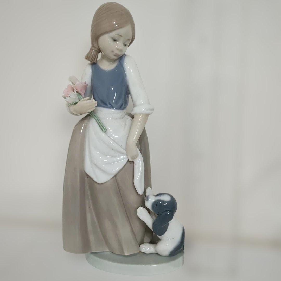 リヤドロの人形