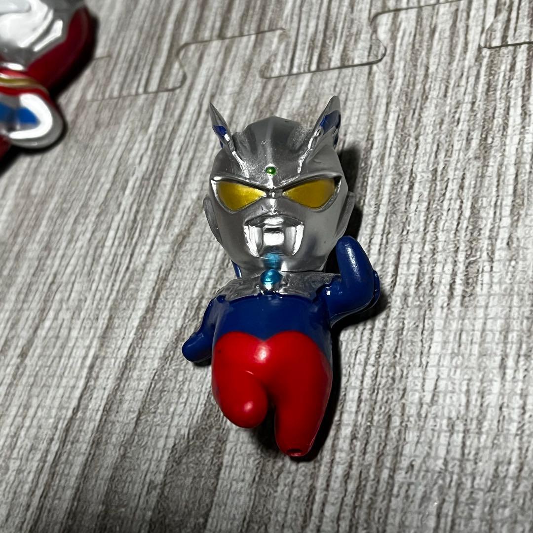 【レア⁈】ウルトラマン　ミニフィギュア　おデブ⁈ おもしろポーズ⁈ 3体　台座付