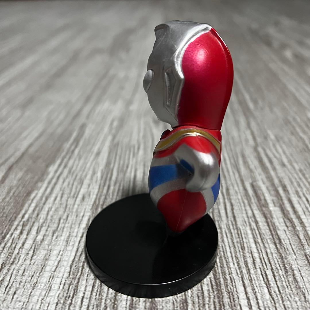 【レア⁈】ウルトラマン　ミニフィギュア　おデブ⁈ おもしろポーズ⁈ 3体　台座付