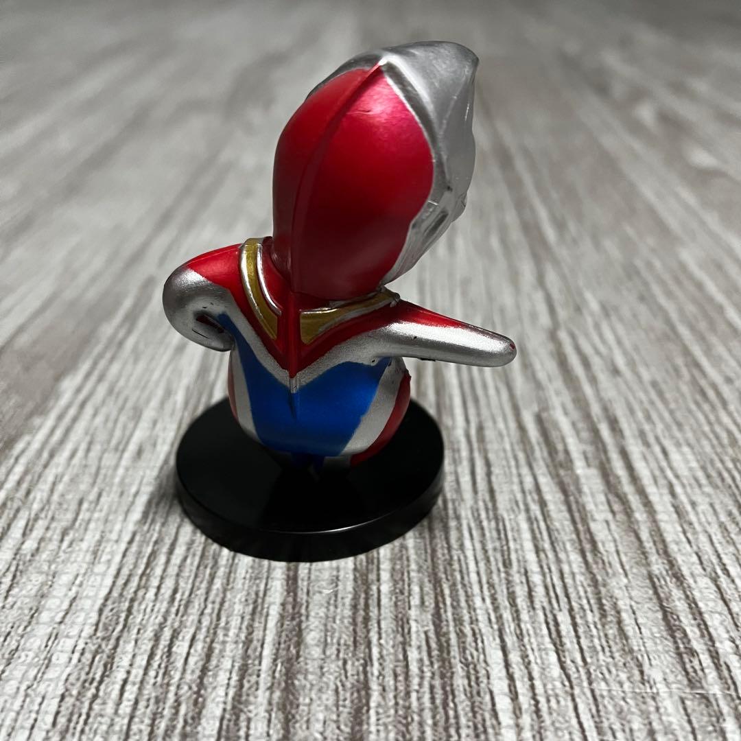 【レア⁈】ウルトラマン　ミニフィギュア　おデブ⁈ おもしろポーズ⁈ 3体　台座付