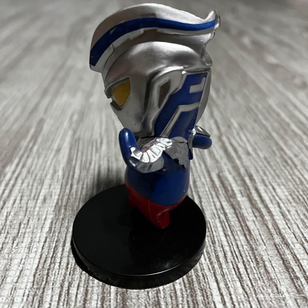 【レア⁈】ウルトラマン　ミニフィギュア　おデブ⁈ おもしろポーズ⁈ 3体　台座付