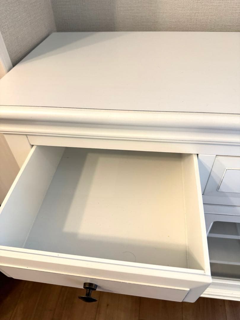 ホワイト木製 キャビネット アンティーク調