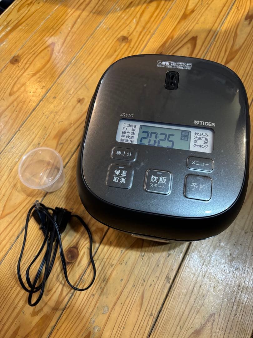 炊飯器 3合 TIGER タイガー JBS-B055メタルブラック