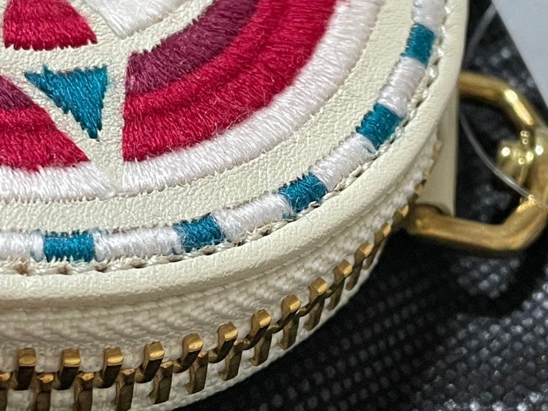 BLACK mean トライバル柄　レザーサークルウォレット　白　新品タグ付き