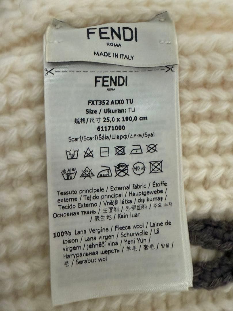 な*つ様 FENDI アイボリー マフラー FXT352 AIX0 TU