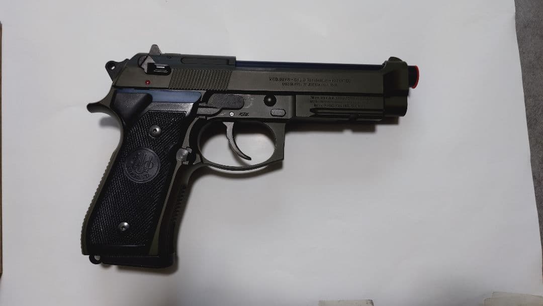 モデルガン２丁及びレ−ザ−サイト