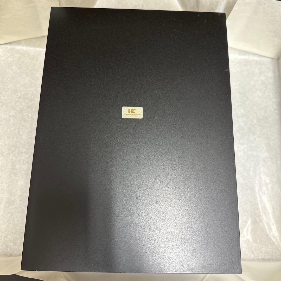 コシノヒロコ　漆器