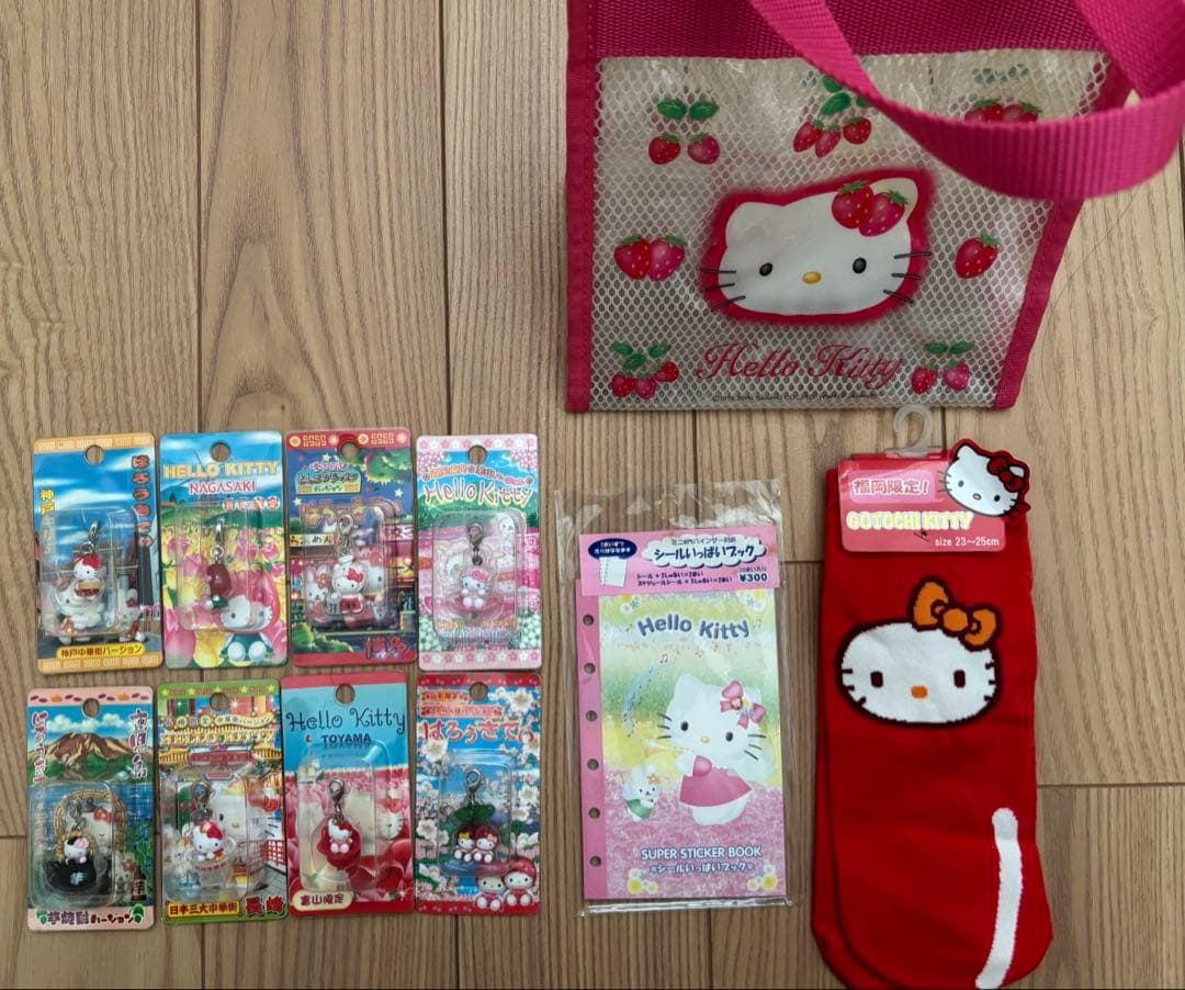 《新品・レア物！》　ご当地キティ　ファスナーマスコット