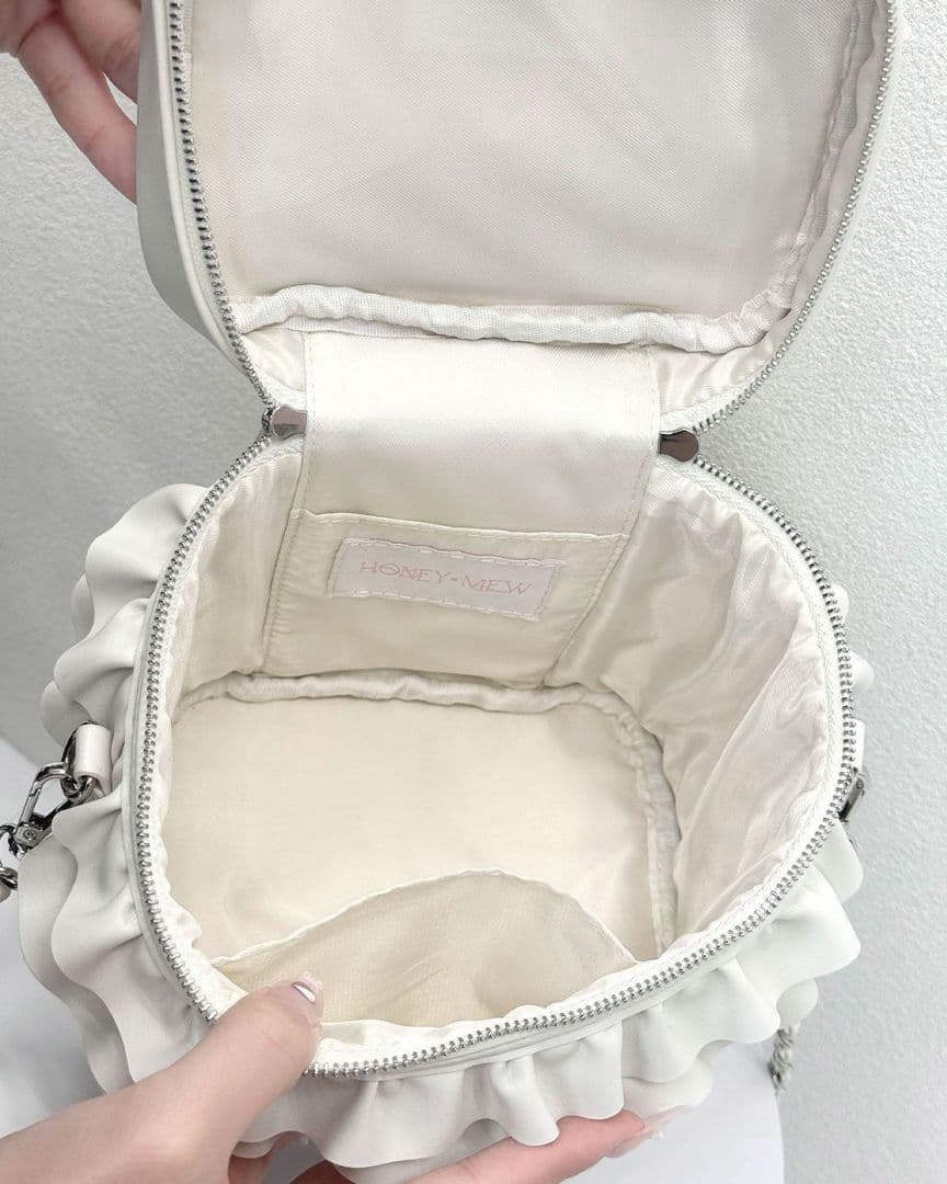 ミシェルマカロン　ハニーミュウ　ビッグリボンバニティショルダー　ホワイト