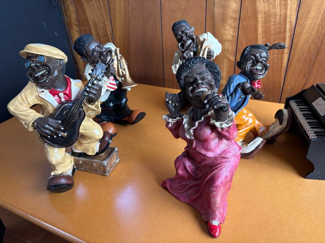 黒人5名によるJAZA演奏