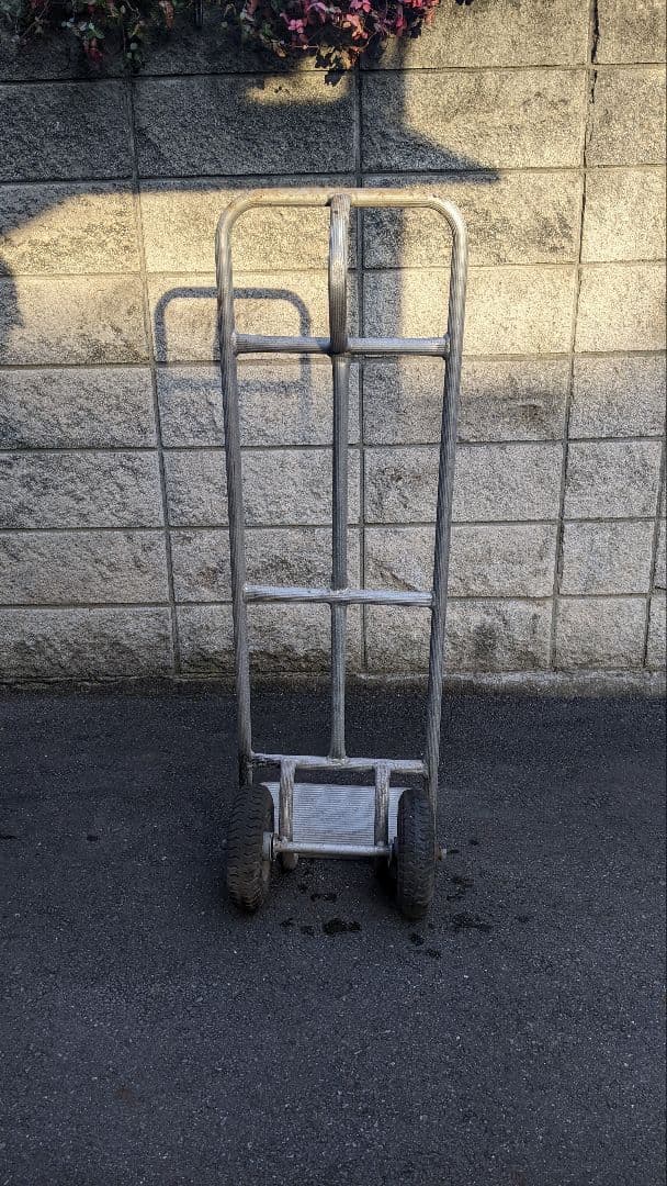 アルミ製　２輪車　ラクラクキャリー！　※直接引取り可能な方 １万円！