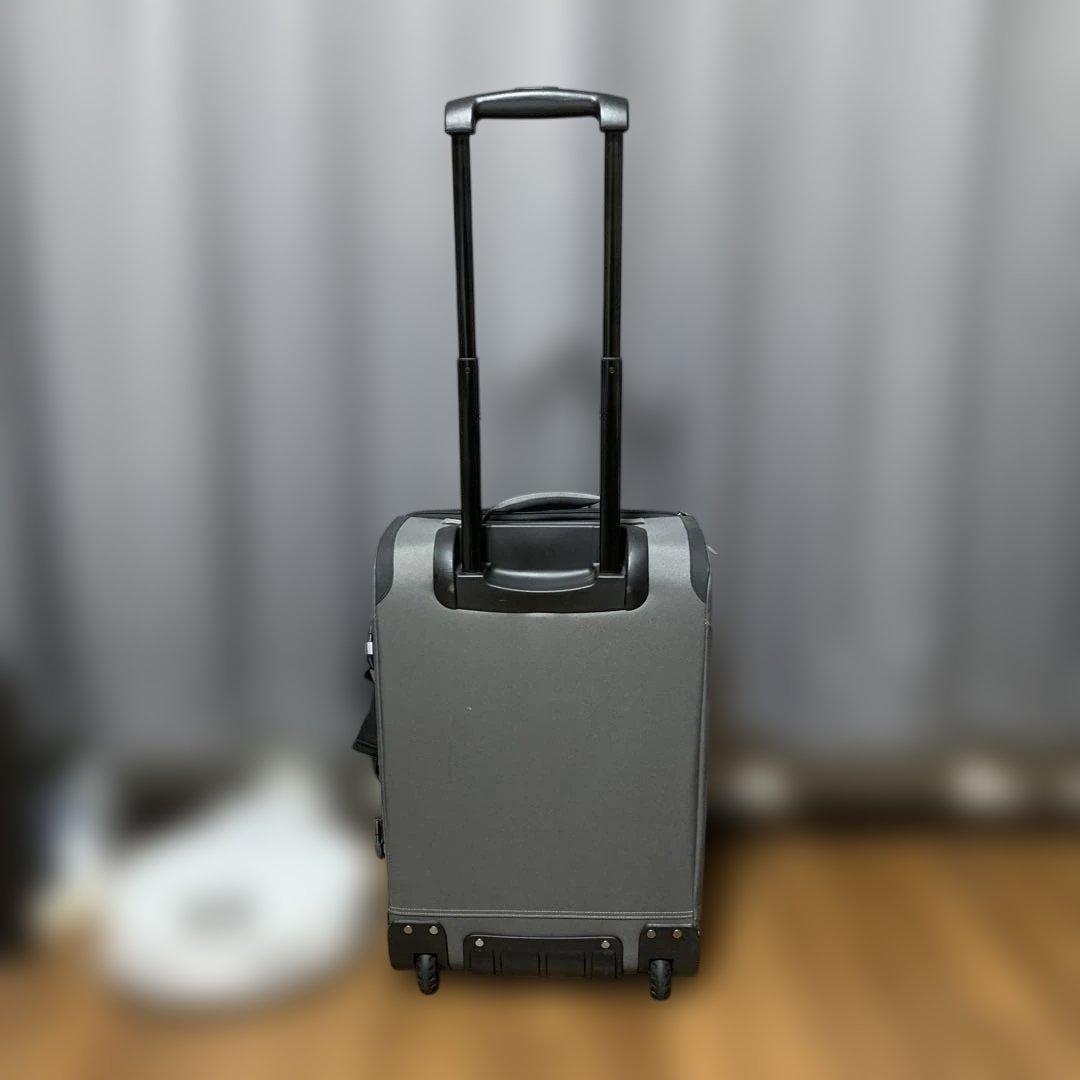 OAKLEY グレー キャリーバッグ