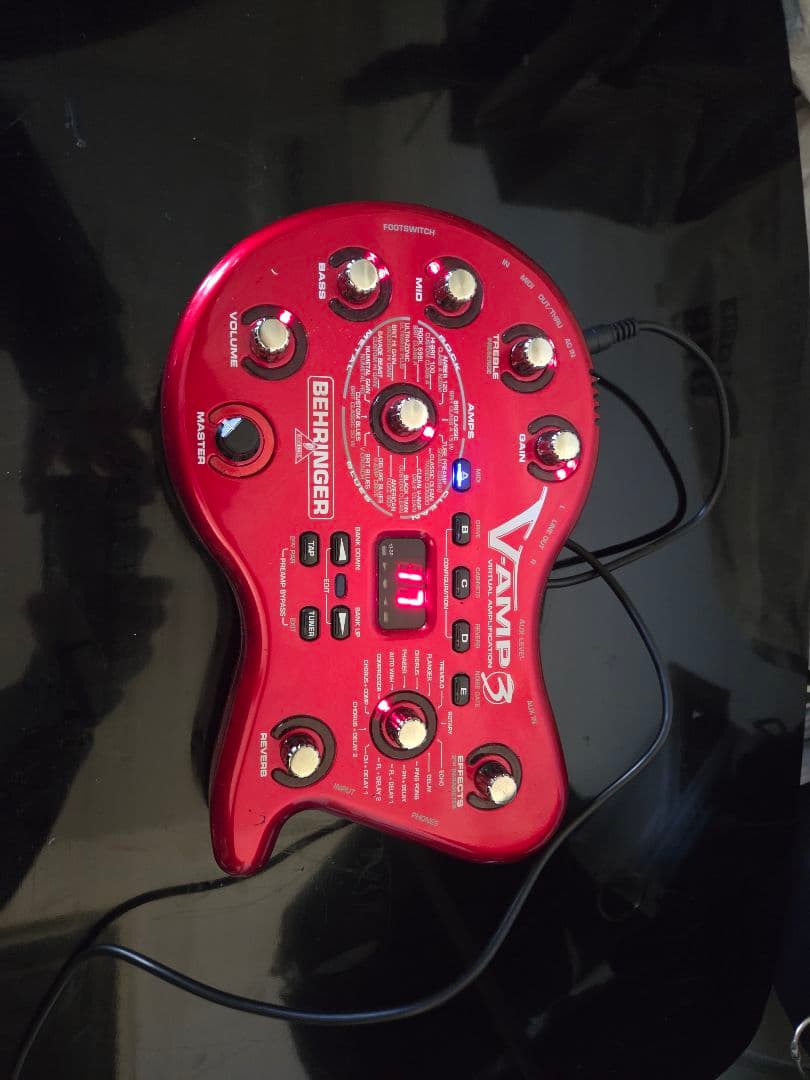 BEHRINGER VAMP 3 ギターエフェクター　アンプシミュレーター