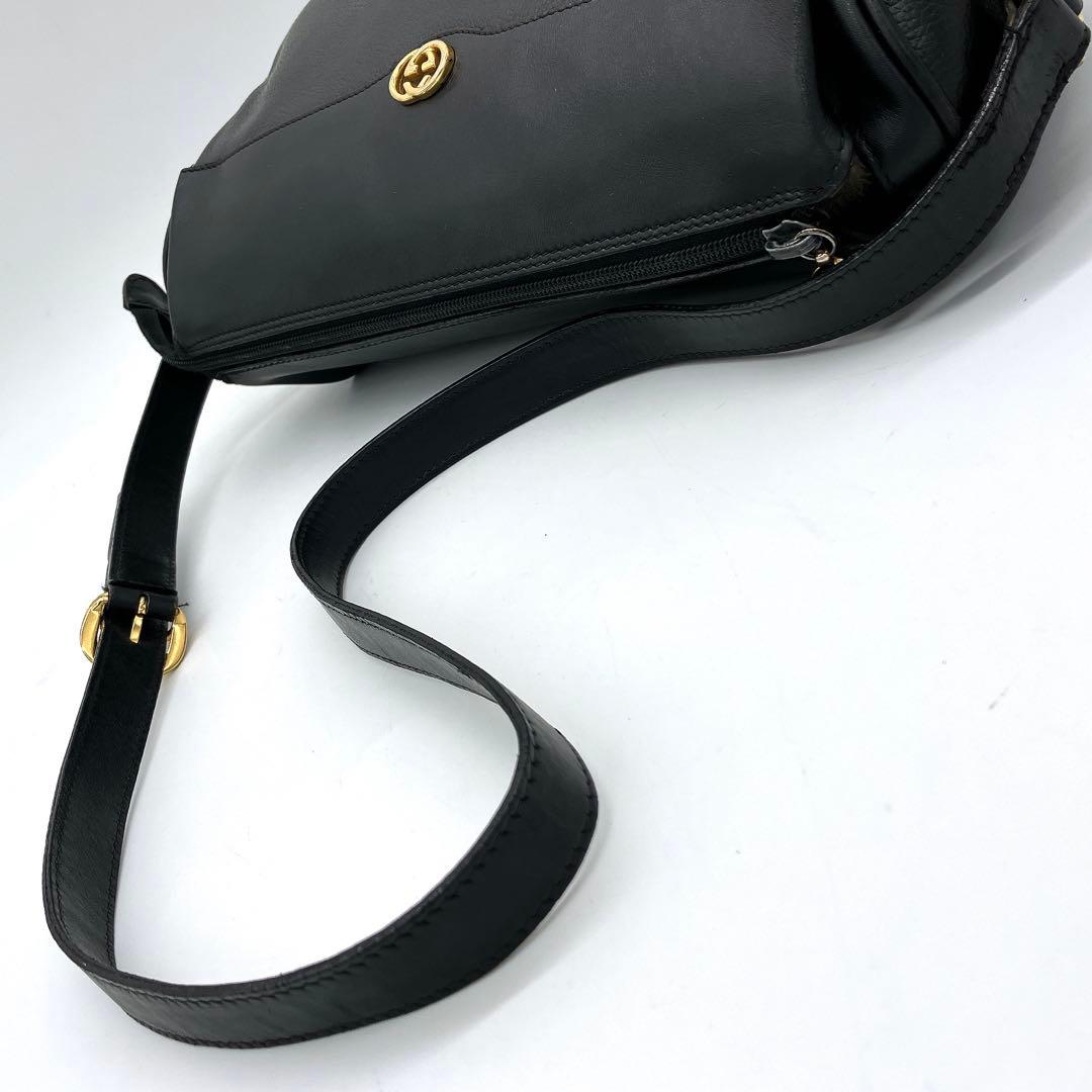 【GUCCI】ショルダーバッグ　インターロッキング　レザー　ブラック