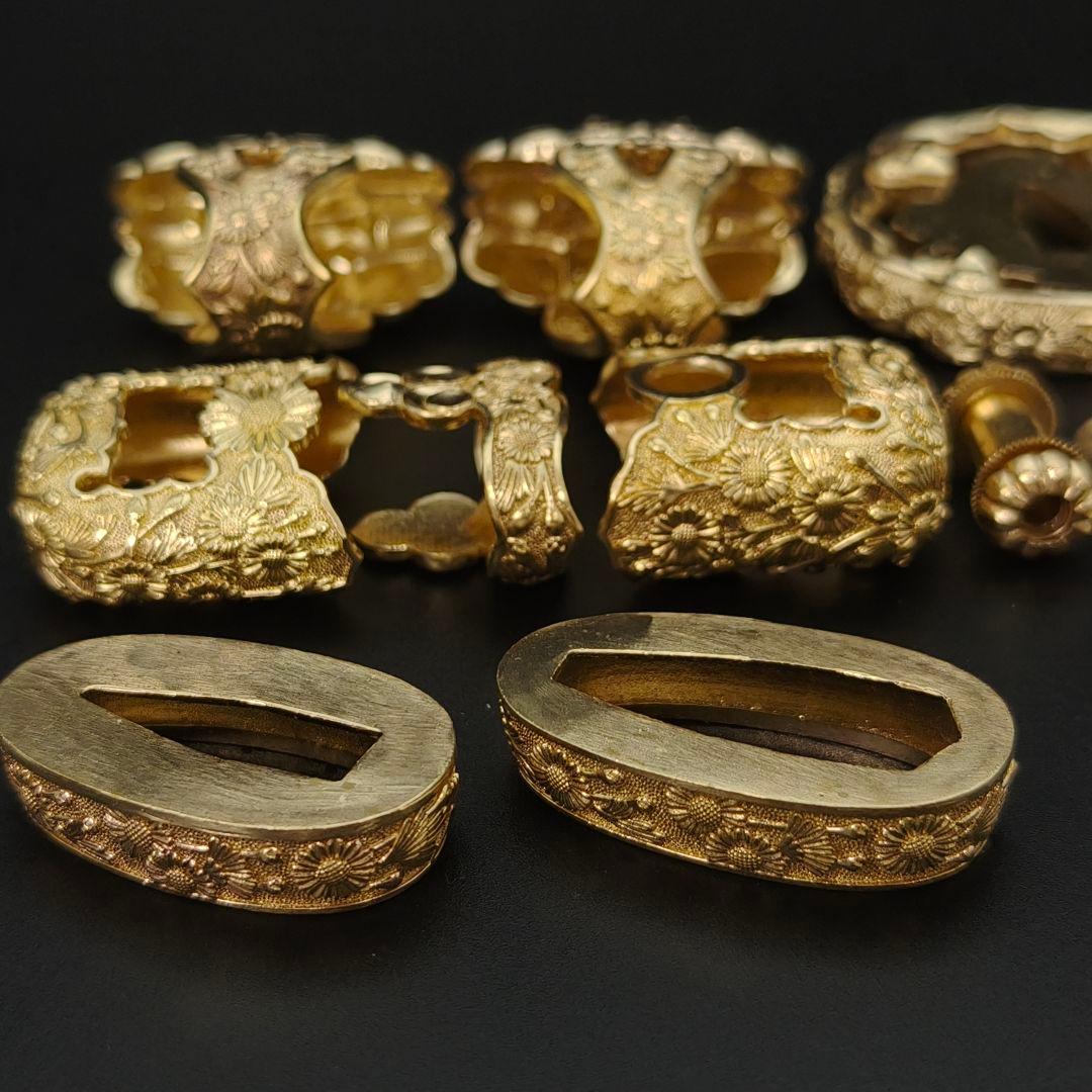 元帥刀　御刀　金具　菊紋　刀鍔　目貫　縁頭　切羽　鐺　柄鞘一式　銅製