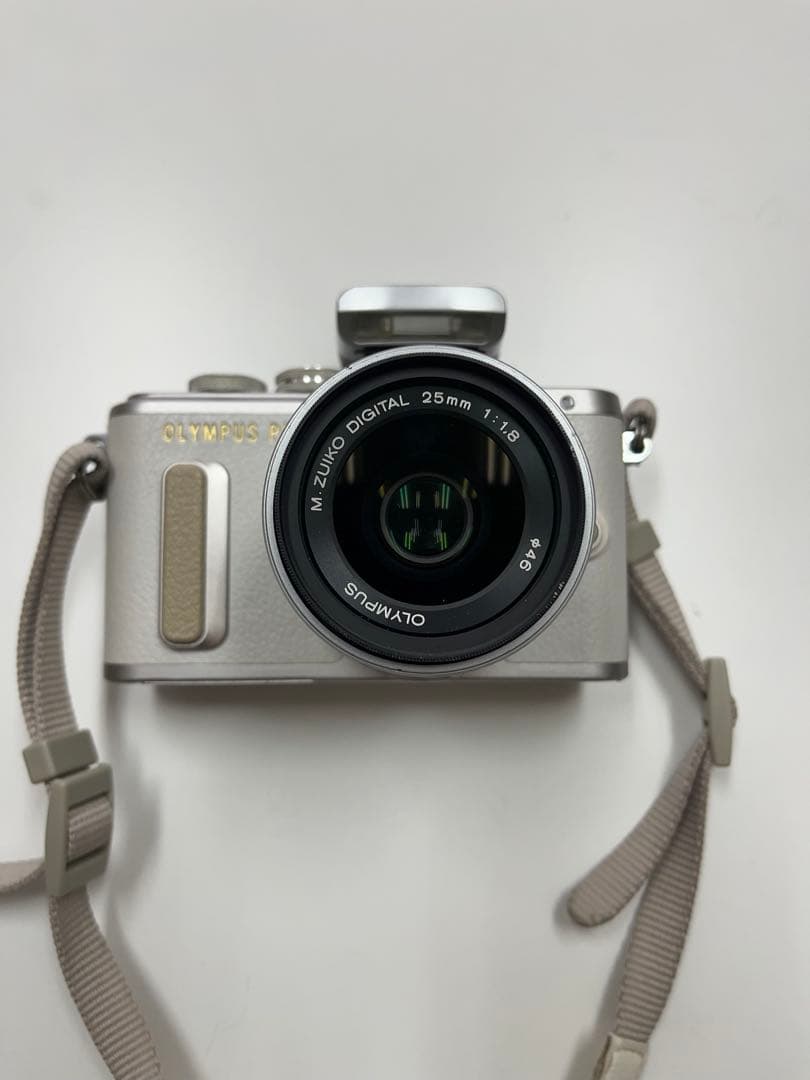 OLYMPUS PEN E-PL8 25mmレンズ付