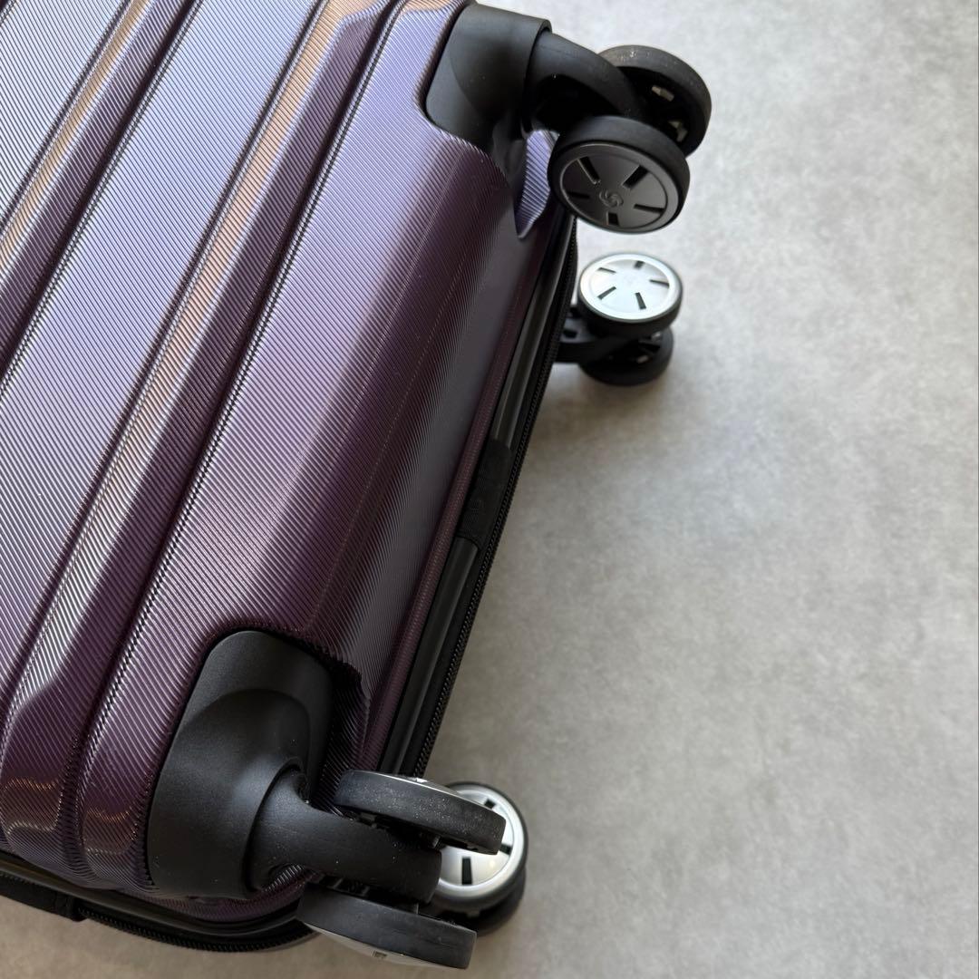 完売品！サムソナイト 機内持ち込み スーツケース キャリー omni2 USB