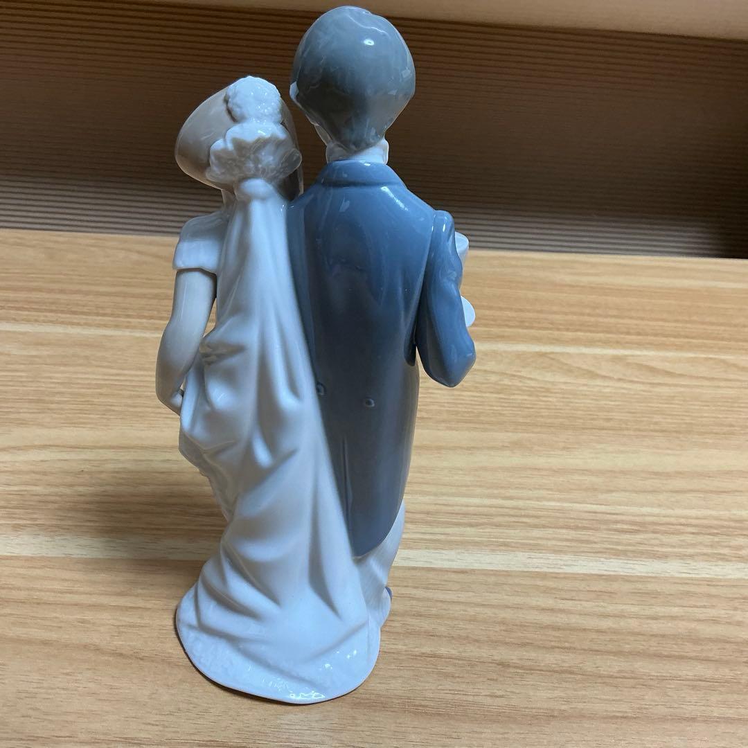 LLADRO リヤドロ ウェディング人形 陶器製『祝福の鐘の音』