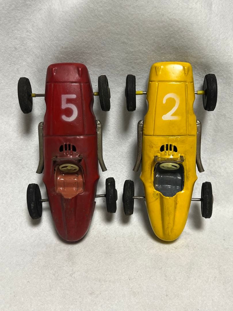 ドイツ製　ヴィンテージ1940年〜1970年　ベンツのブリキ自動車　2個セット