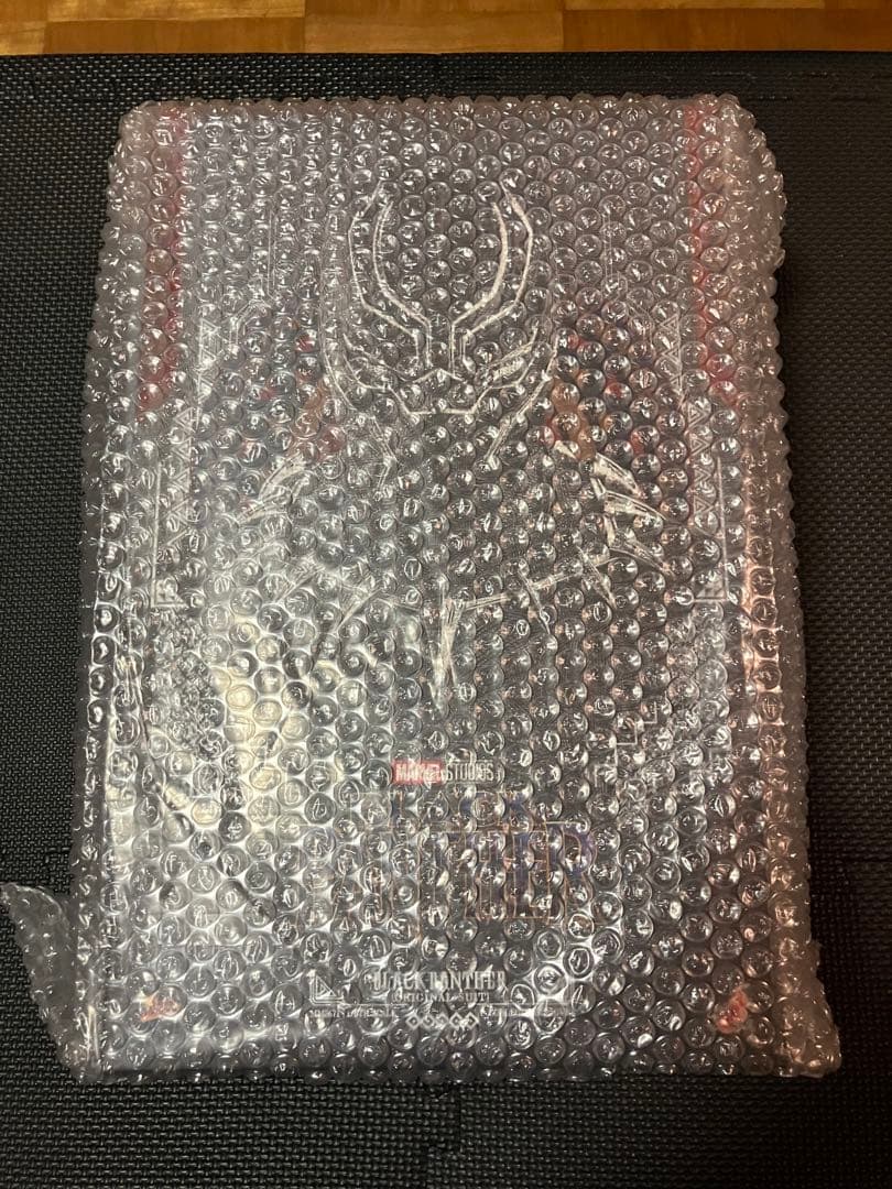 ホットトイズ　ブラックパンサー（オリジナル・スーツ）