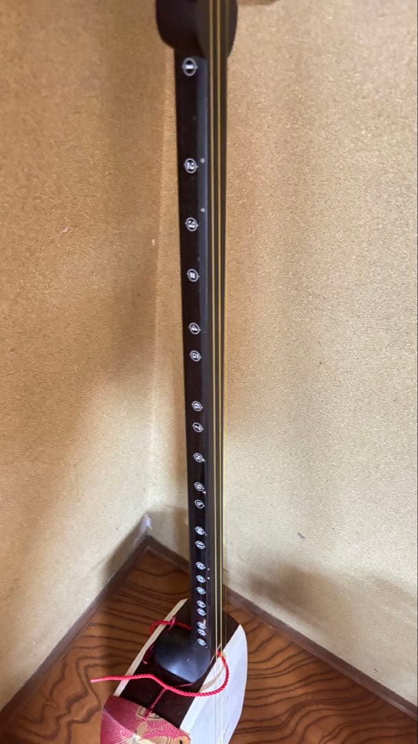 三味線本体 蝶模様 赤白