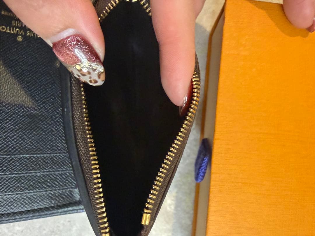 箱袋付.ルイヴィトン ヴィクトリーヌ モノグラムリバース 折り財布