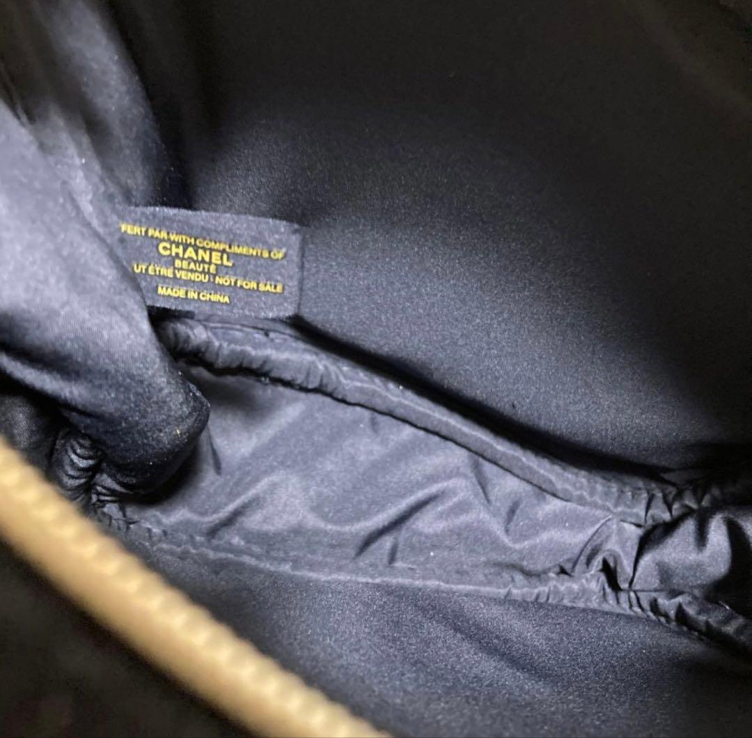 CHANEL 2025ホリデー　クリスマスコフレ ネイビーラメ限定ポーチ