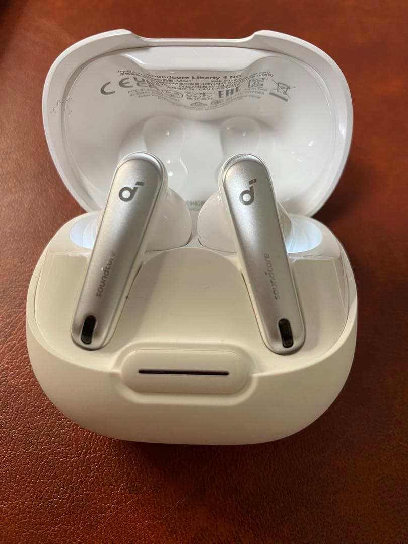 【美品】Soundcore Liberty 4 NC ワイヤレスイヤホン(白)