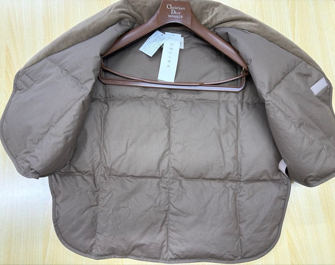 タグ付き未使用✨️CELINE セリーヌ トリオンフ総柄 ダウンベスト 羽毛肩当て