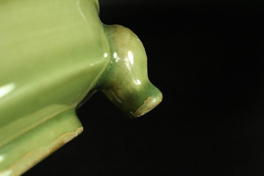 中国美術 青磁 刻模様 鋲縁 三足水盤(K-A856)