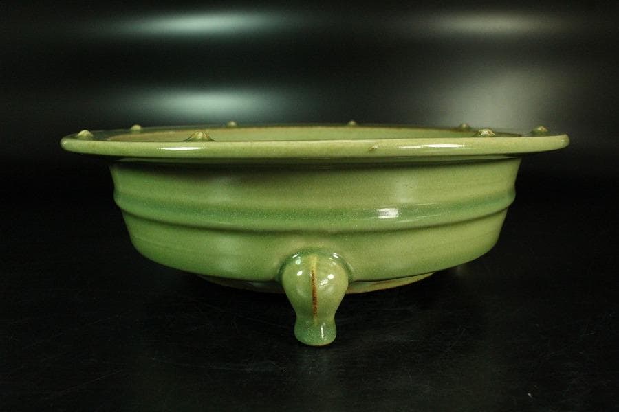 中国美術 青磁 刻模様 鋲縁 三足水盤(K-A856)