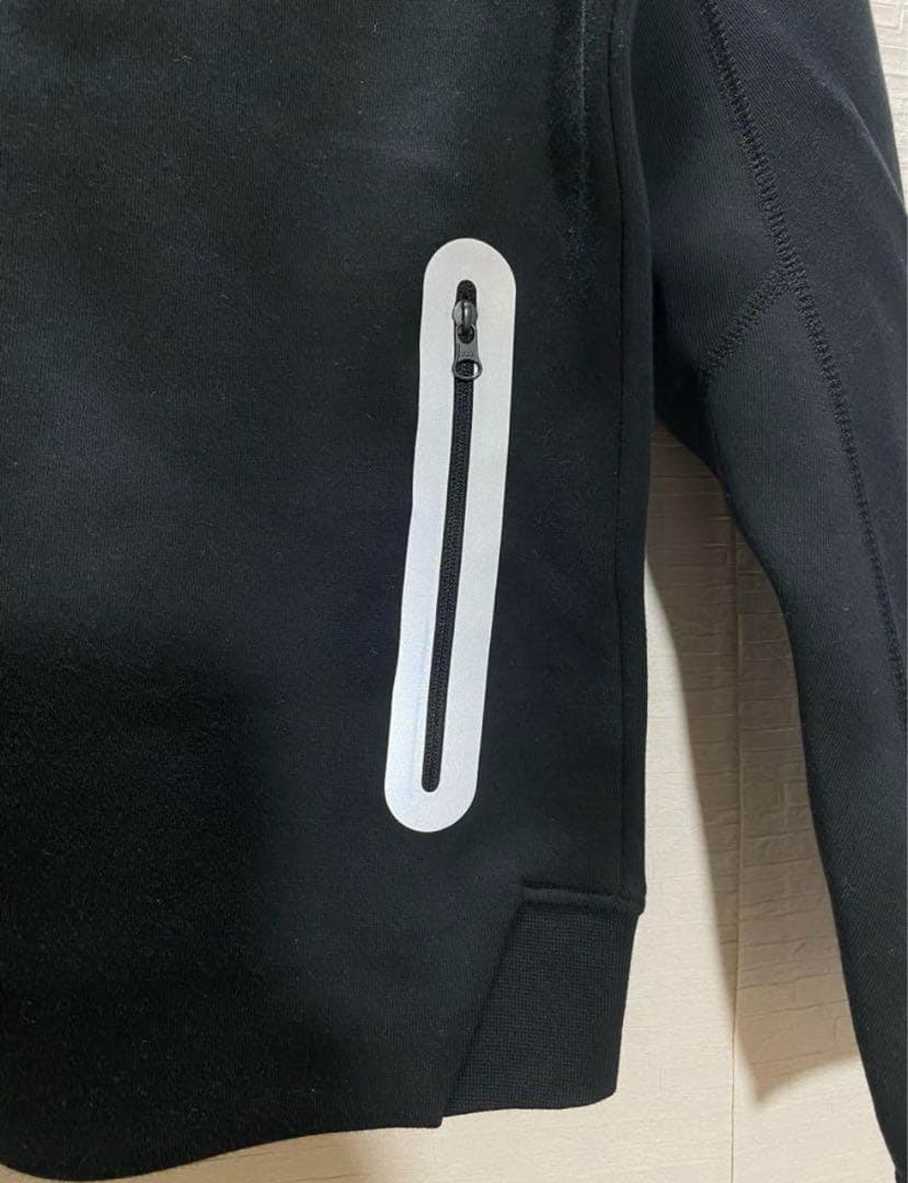 NIKE ナイキ ジュニア テックフリース フルジップパーカー　ブラック　光る