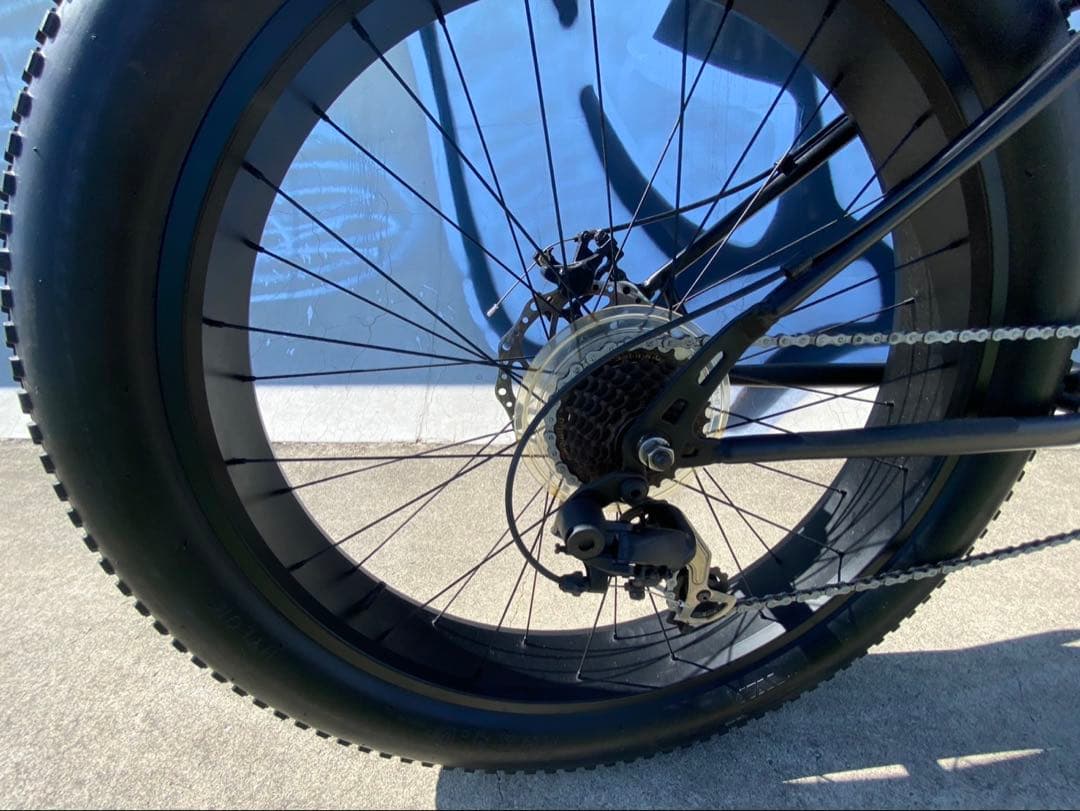 【引き取り限定】ファットバイク 26インチ 黒 ６段ギア