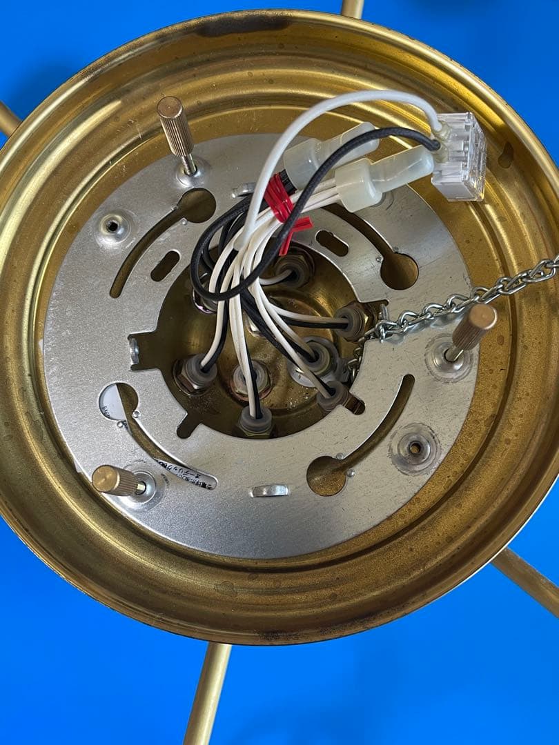 リビング　照明　フラワー型シェード