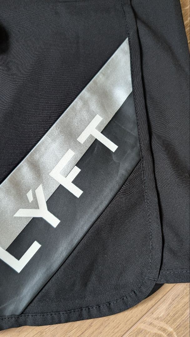 LYFT ブラック ボードショーツ XS