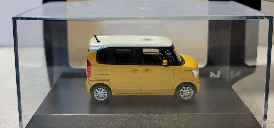 【 全国送料無料 】未使用！ ディーラー特注 NBOX ミニカー ケース付 黄色