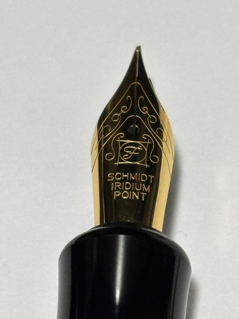 Kinesis ワンチャー製ベークライト七宝万年筆