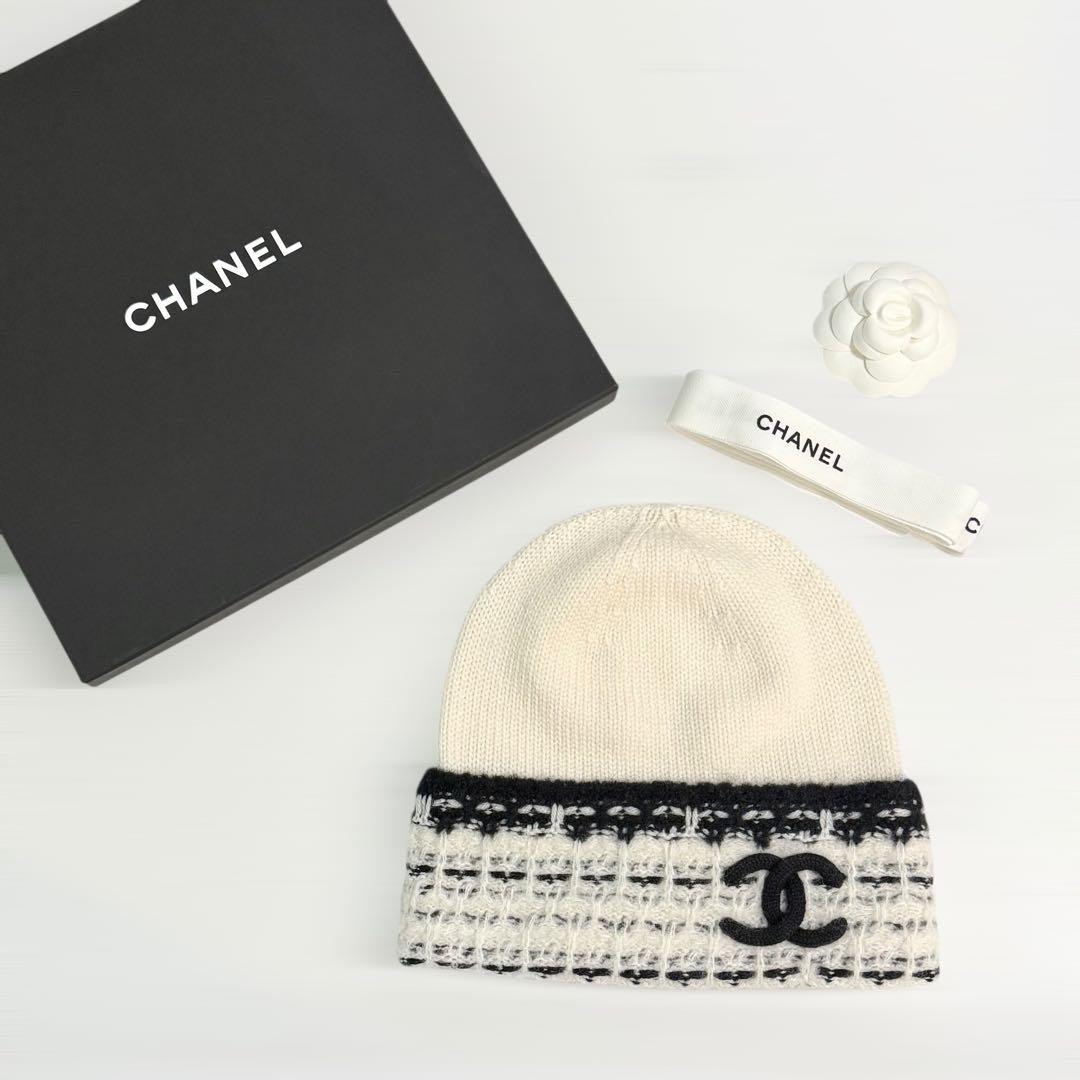 CHANEL ニット帽・ツイード柄　ビーニー ホワイト・ブラック