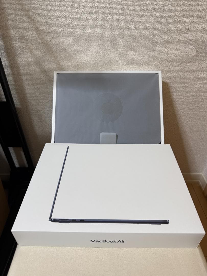 MacBook Air 13.6インチ M2・メモリ8GB・SSD256GB