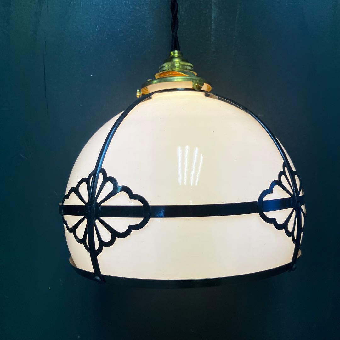 アンティーク　乳白色ガラスシェード　ペンダントライト　レトロ　2個セット